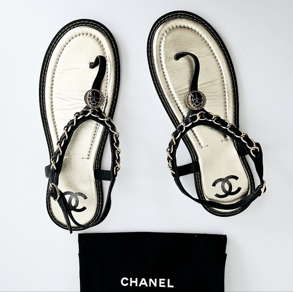 *SOLD* Chanel 19A Gold Chain Beetle CC Logo Black Thong Sandals - Size 40C - Picture 2 of 7